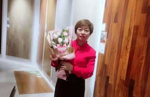 “世”在人為 | 世友地板赤峰經(jīng)銷商宋國云：持續(xù)努力，不懈奮斗，就能立于不敗之地