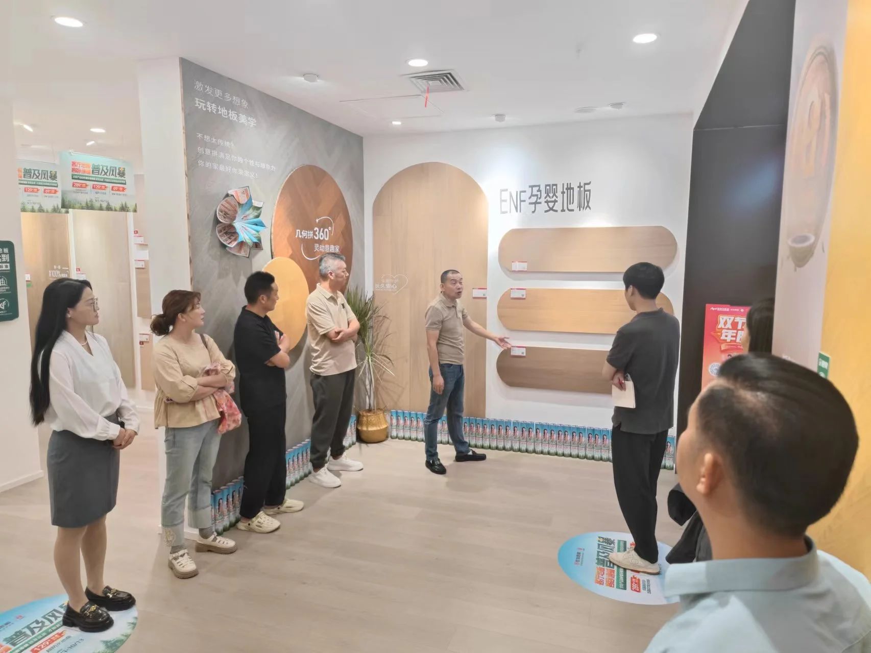 82萬(wàn)超強(qiáng)大單！世友客廳地板客臥通鋪普及風(fēng)暴火力全開(kāi)！